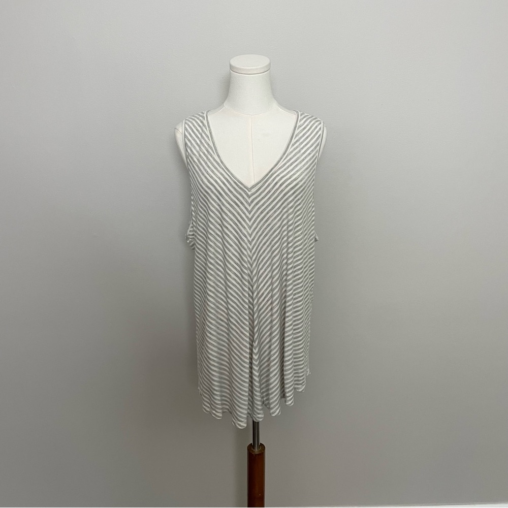 Maurices Top Tank Tunic Striped Slinky Stretchy V Neck Travel Lounge Grey Cream